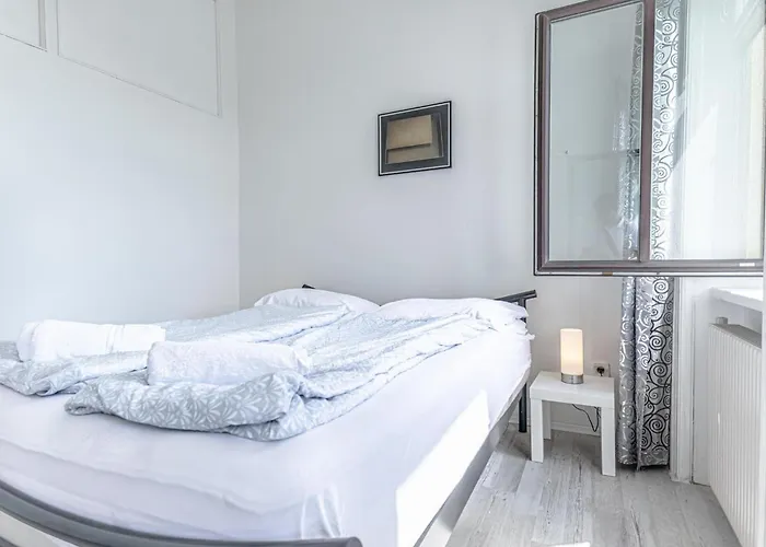 Apartment Beautiful 3 Bedroom Urban Retreat In Center *