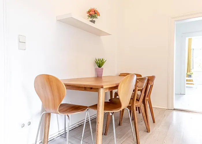 Beautiful 3 Bedroom Urban Retreat In Center Vienna