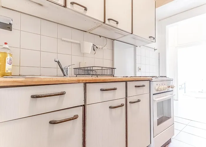 Beautiful 3 Bedroom Urban Retreat In Center Βιέννη