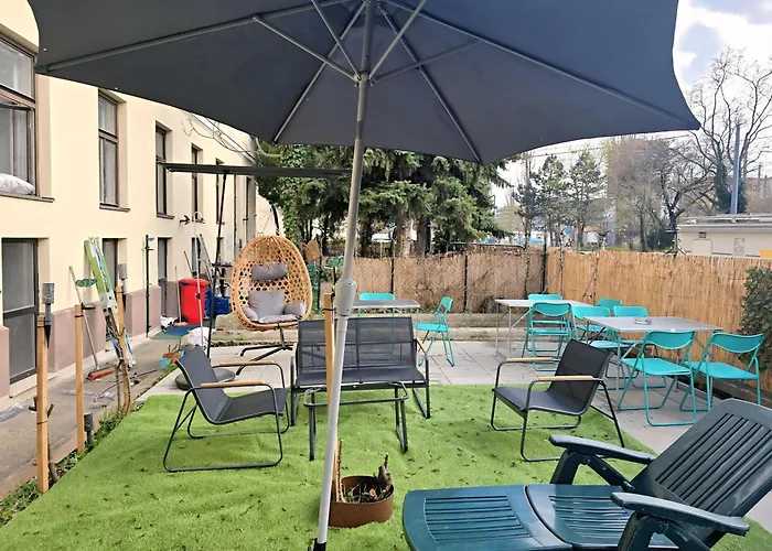 Beautiful 3 Bedroom Urban Retreat In Center Διαμέρισμα *